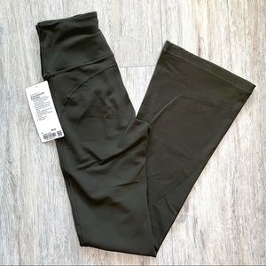 Lululemon Groove Super-High-Rise Flared Pant Nulu Sz 4